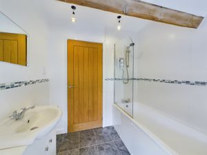 Main Bathroom- click for photo gallery